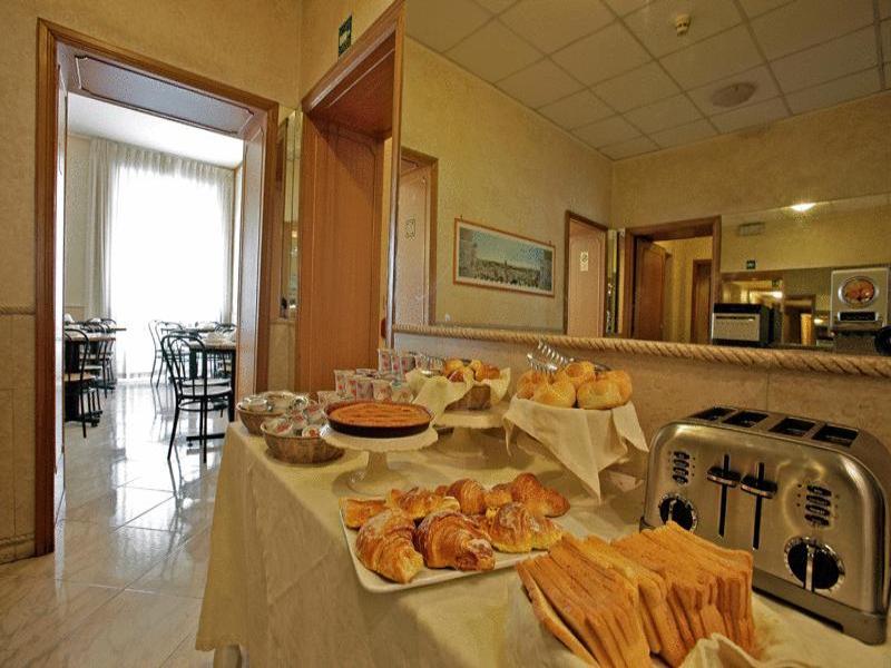 Hotel Embassy Rome Exterior photo