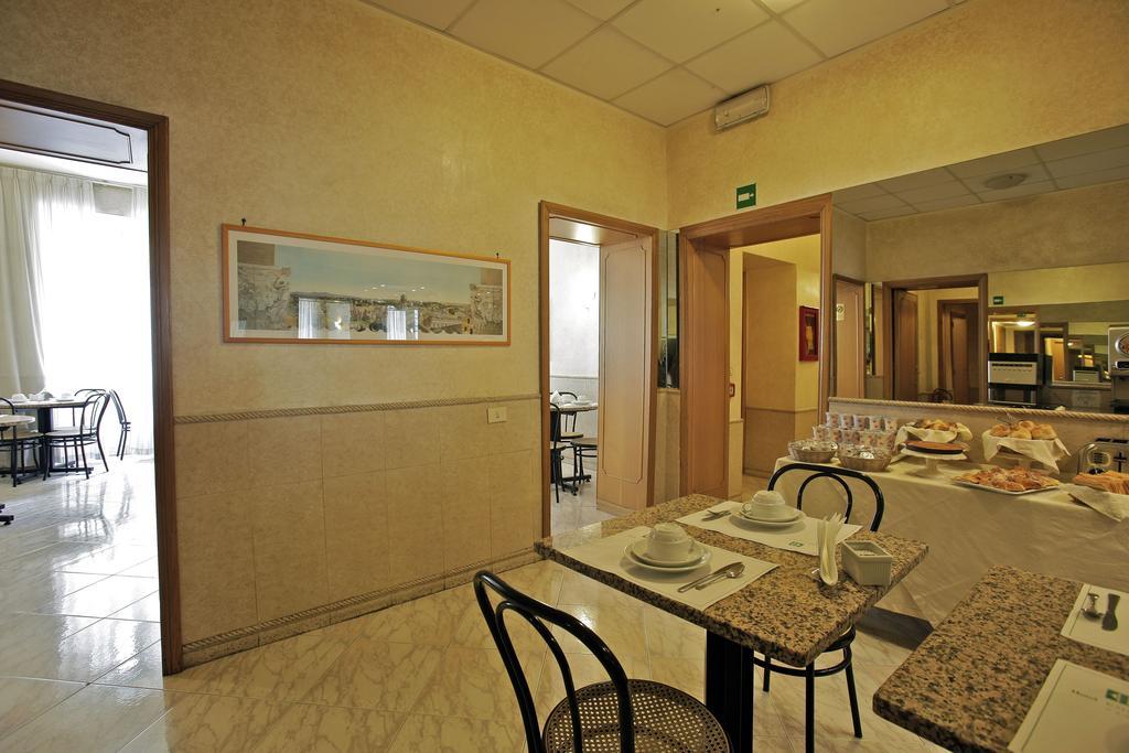 Hotel Embassy Rome Exterior photo